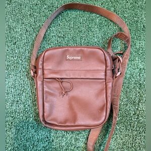 Supreme leather shoulder bag